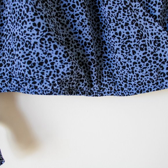 DYNAMITE leopard print ruched cropped wrap blouse - Picture 4 of 8